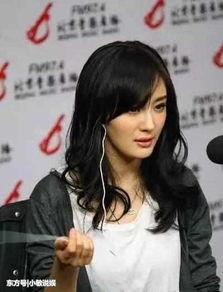 女明星带耳机图片