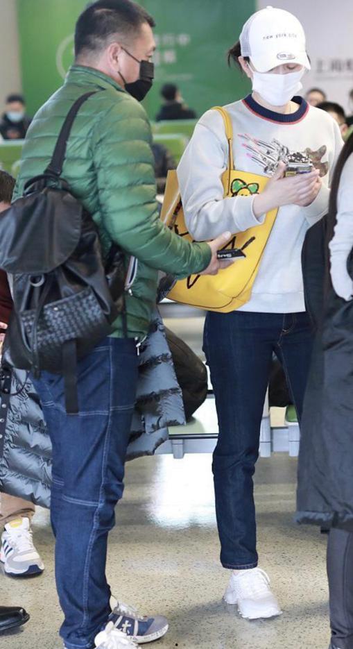 李小冉老公属什么的,生肖之谜，揭秘神秘生肖背后的爱情故事