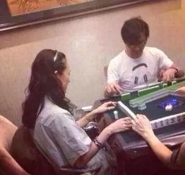 明星打牌,娱乐界牌技大揭秘